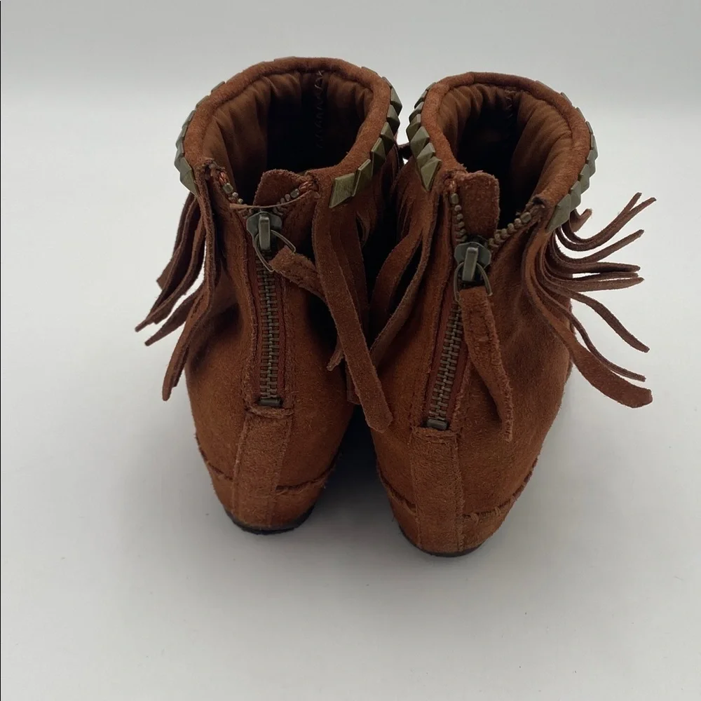 Skechers durable suede